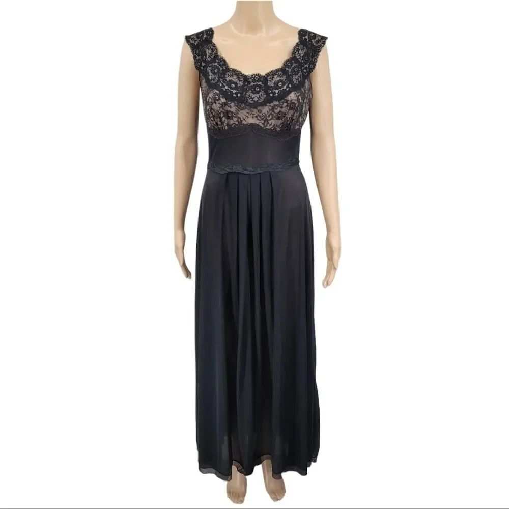 Vanity Fair 60s Vintage Black Lace Nylon Nightgown Crumb Catcher Bodice